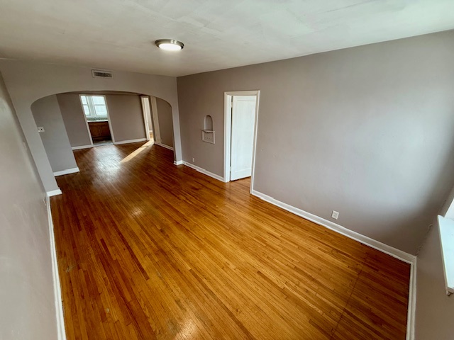 122.5 E Lincoln Ave, Apt 3